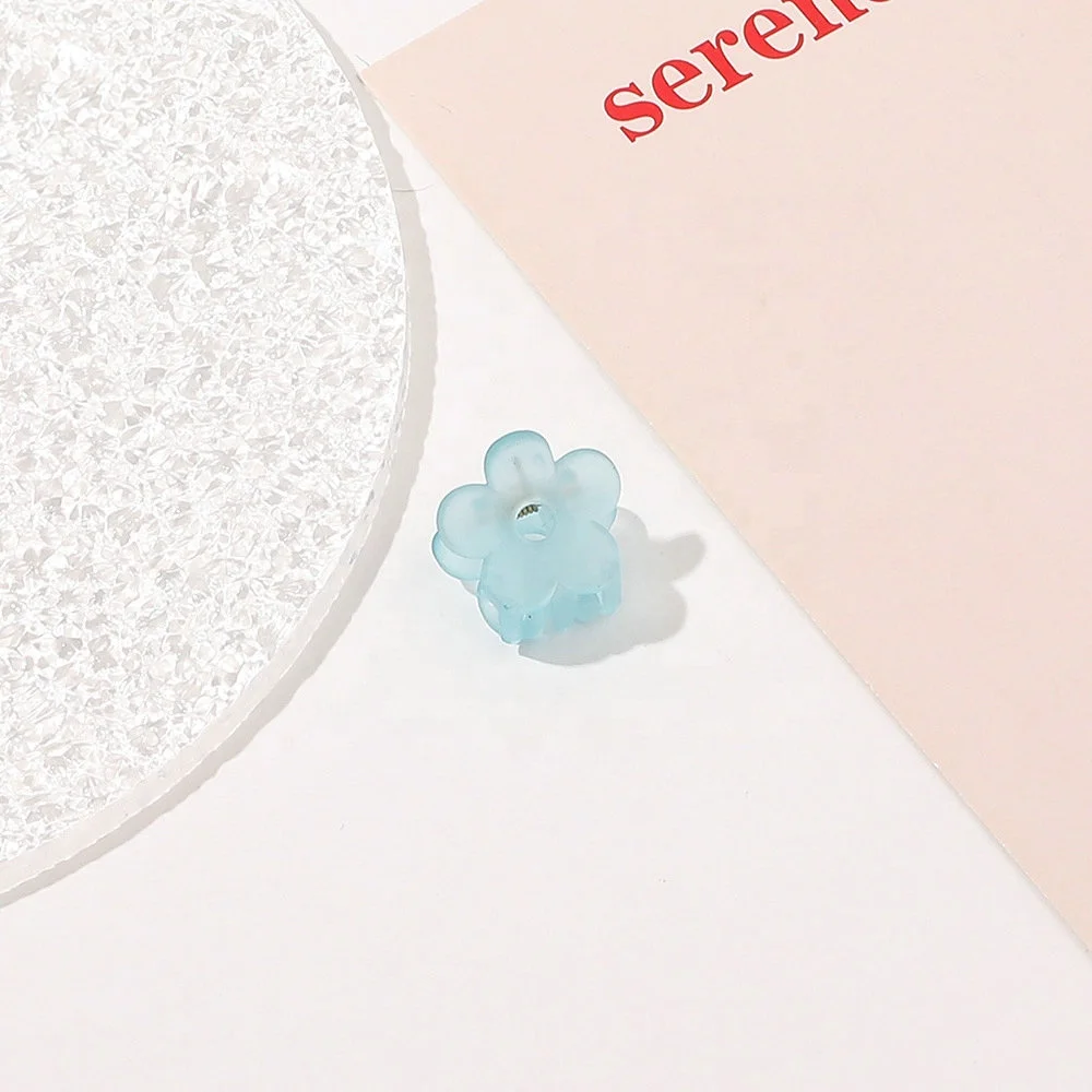 Ziming New 2 CM Cute Mini Flower Shape Matte Acrylic Hair Claw Frosted Solid Colors Small Size Shark Teeth Plastic Hair Clips