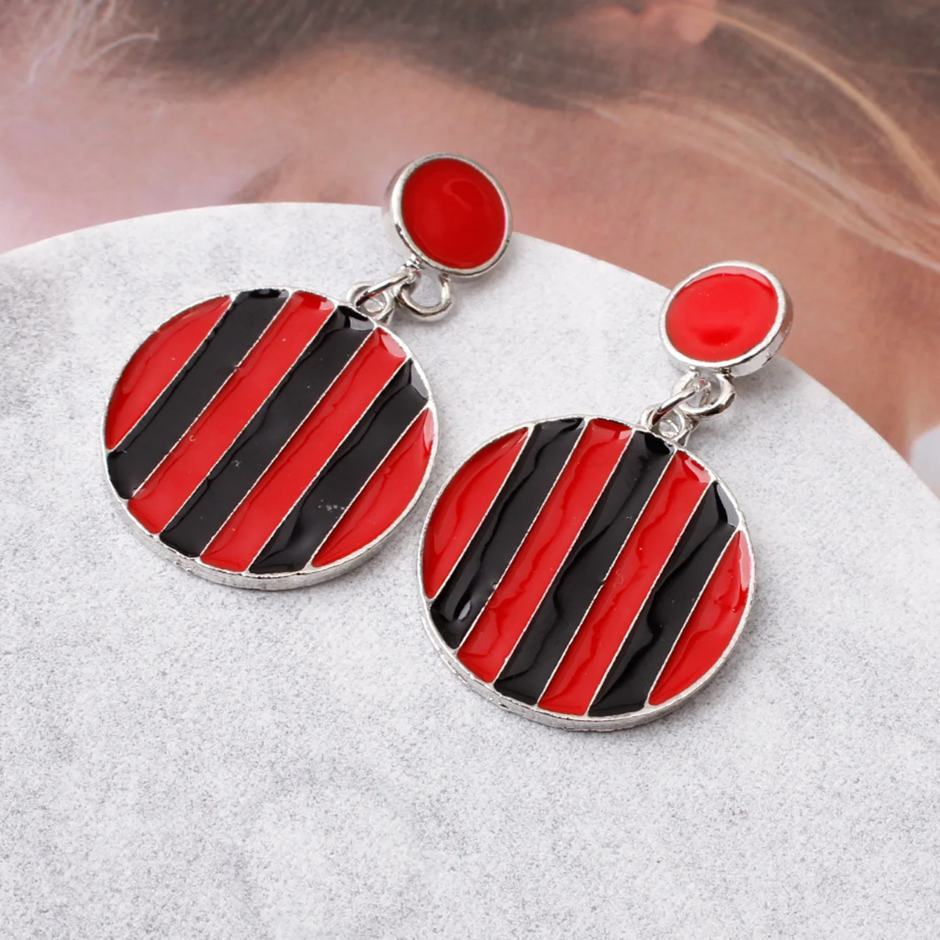 Factory Circular Geometry Ladies Fashion Jewelry Black and White Striped Earrings
