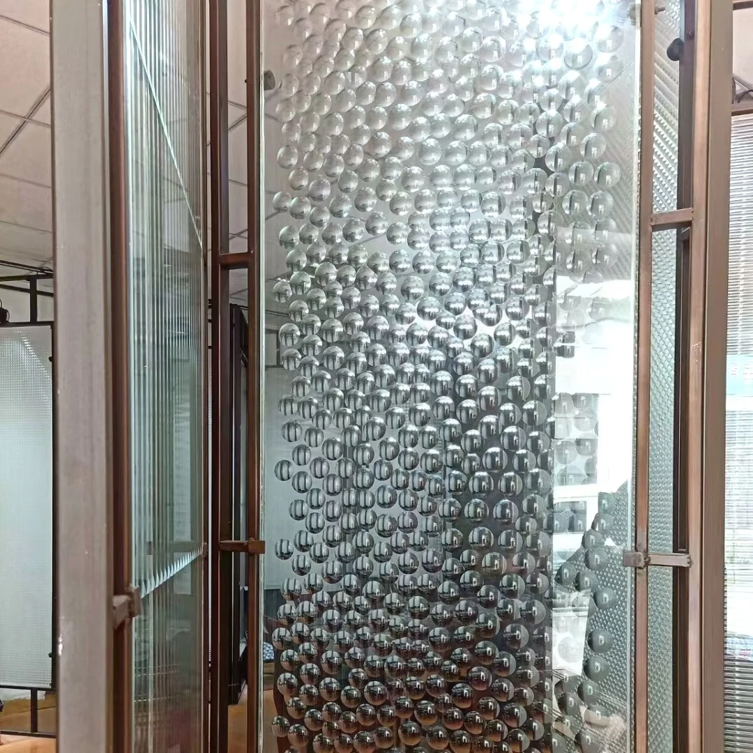 Longbo produces super thick super long car cut glass and is well received all over the world