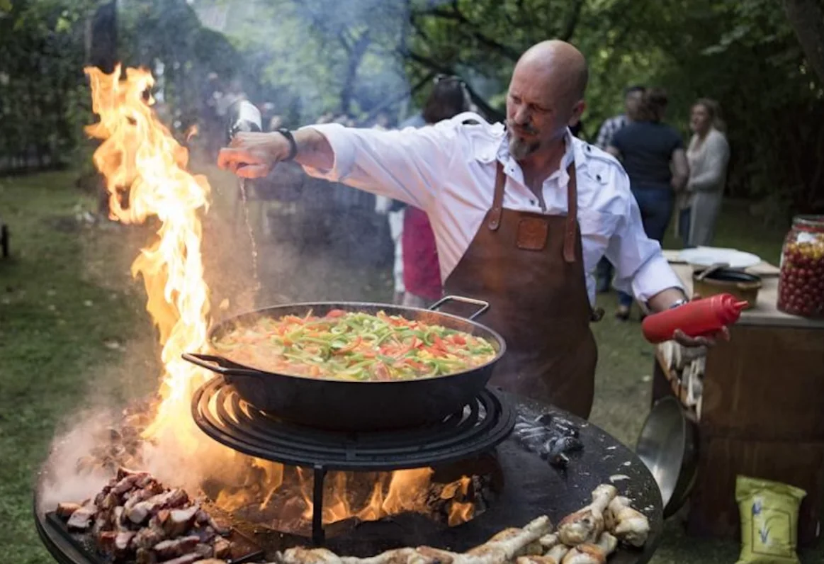 BG3  Enhance Your Outdoor Cooking Experience with Our Multi-functional Grill, Brazier, and Brasero