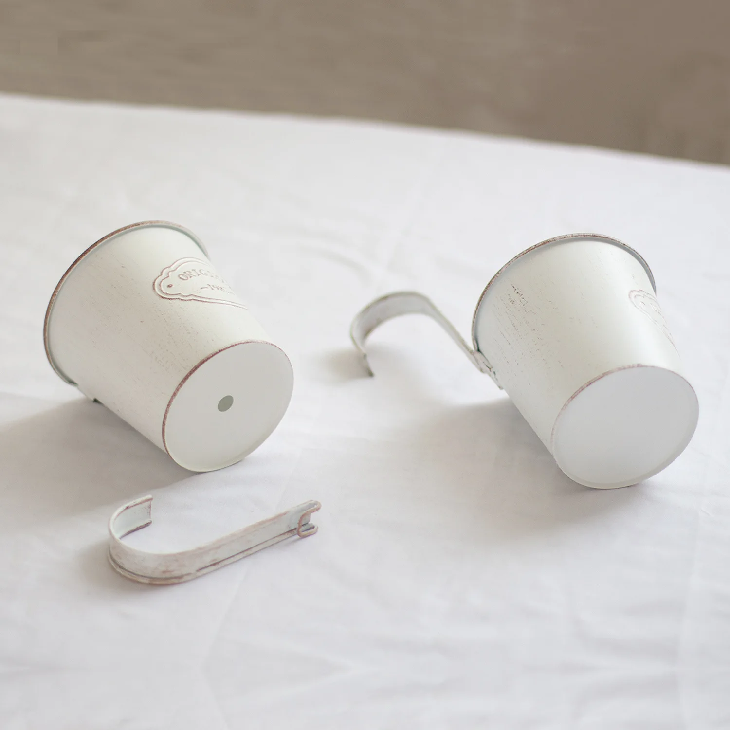 Vintage Style Hanging Flower Pots Metal Planter Bucket Flowerpot with Detachable Hooks