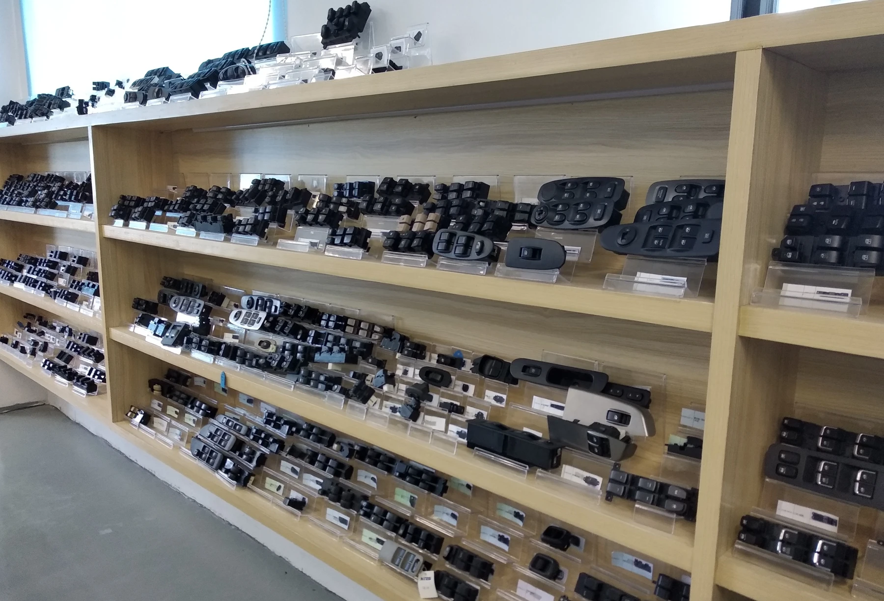 61319218481 Power Window Lifter Switch for BMW 528i 530i 535i 550i 2009-2016 BMW 328i 335i 2011-2015 FST-BM-1011B