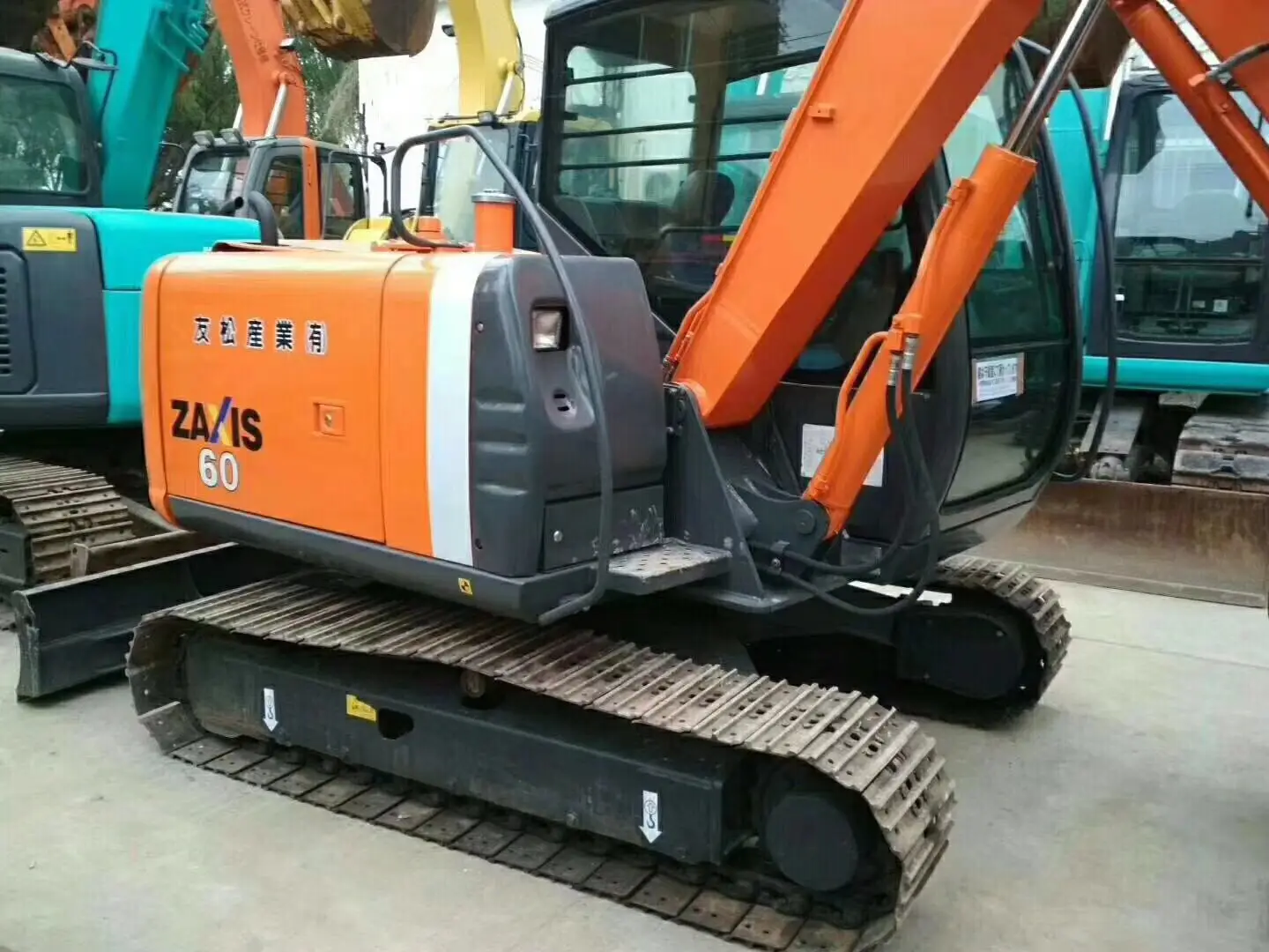 Low price sale used Hitachi ZX60 excavator/hydraulic Hitachi excavator used excavator For Sale