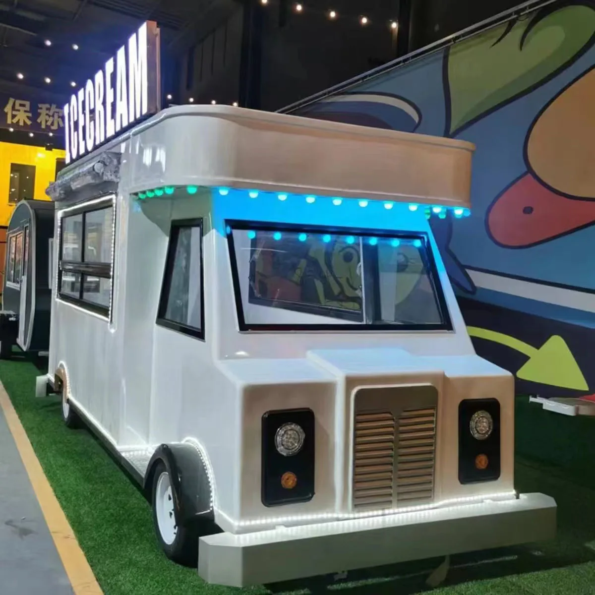 Hot Selling Custom Mobile Food Trailer with Kitchen Equipment  Fast Food Truck for Sale  European Ice Cream Truck