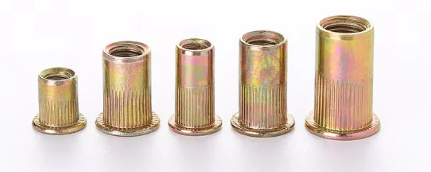M5 * 13 Цветная оцинкованная плоская головка Вертикальная Заклепка гайка
