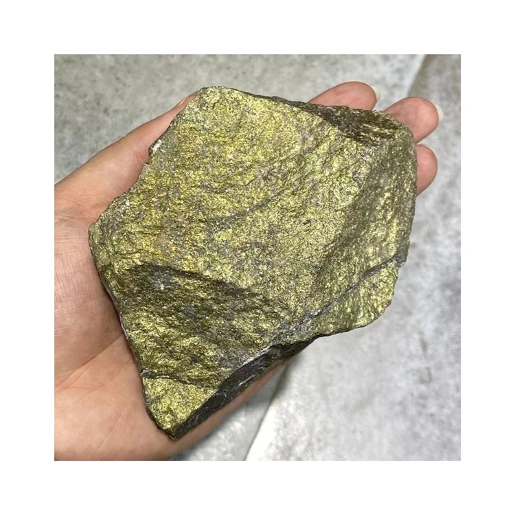 Каменный орнамент из натурального халкопирита, минеральный образец для обучения