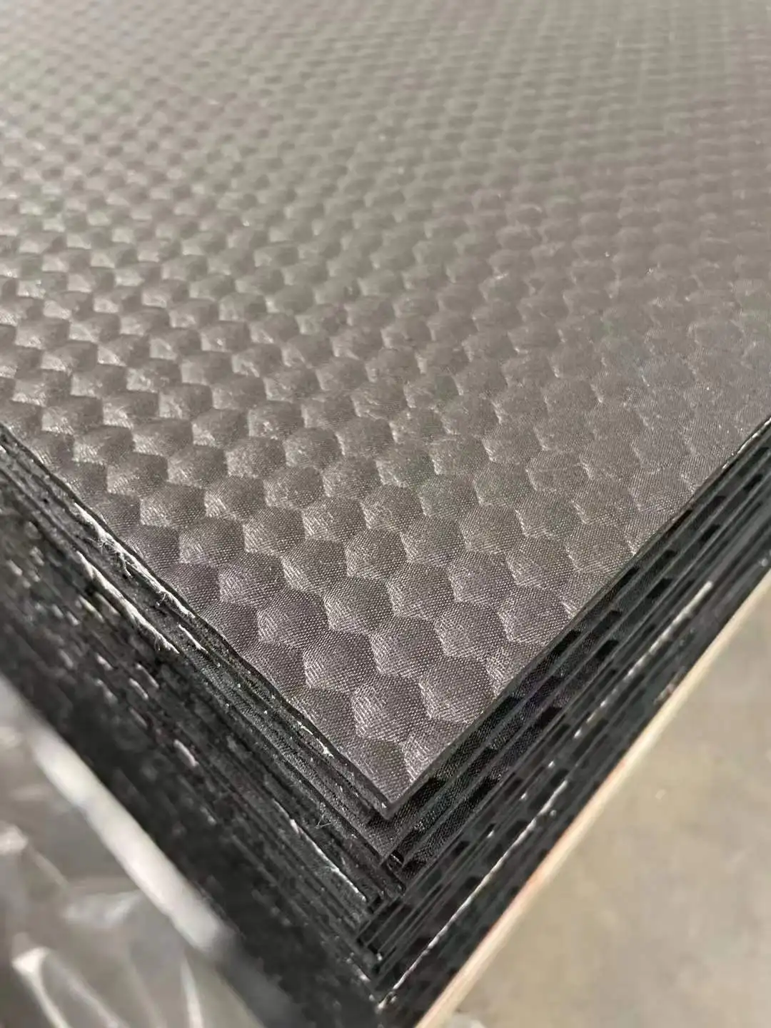 6-10 mm thickness non-slip turtle back design rubber mat for piglet/calf/cow/cattle/horse float/trailer/cargo van