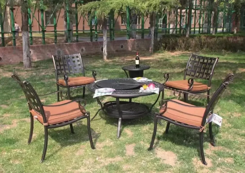 American UK Germany  aluminum small 4 people round outdoor  dining table chairs set wholesale garden patio furniture