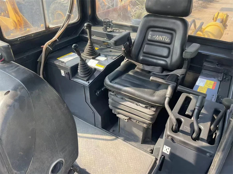 Used Bulldozer China Origin Engineering Machine Shantui SD22 SD32 Crawler Used Bulldozer For Sale