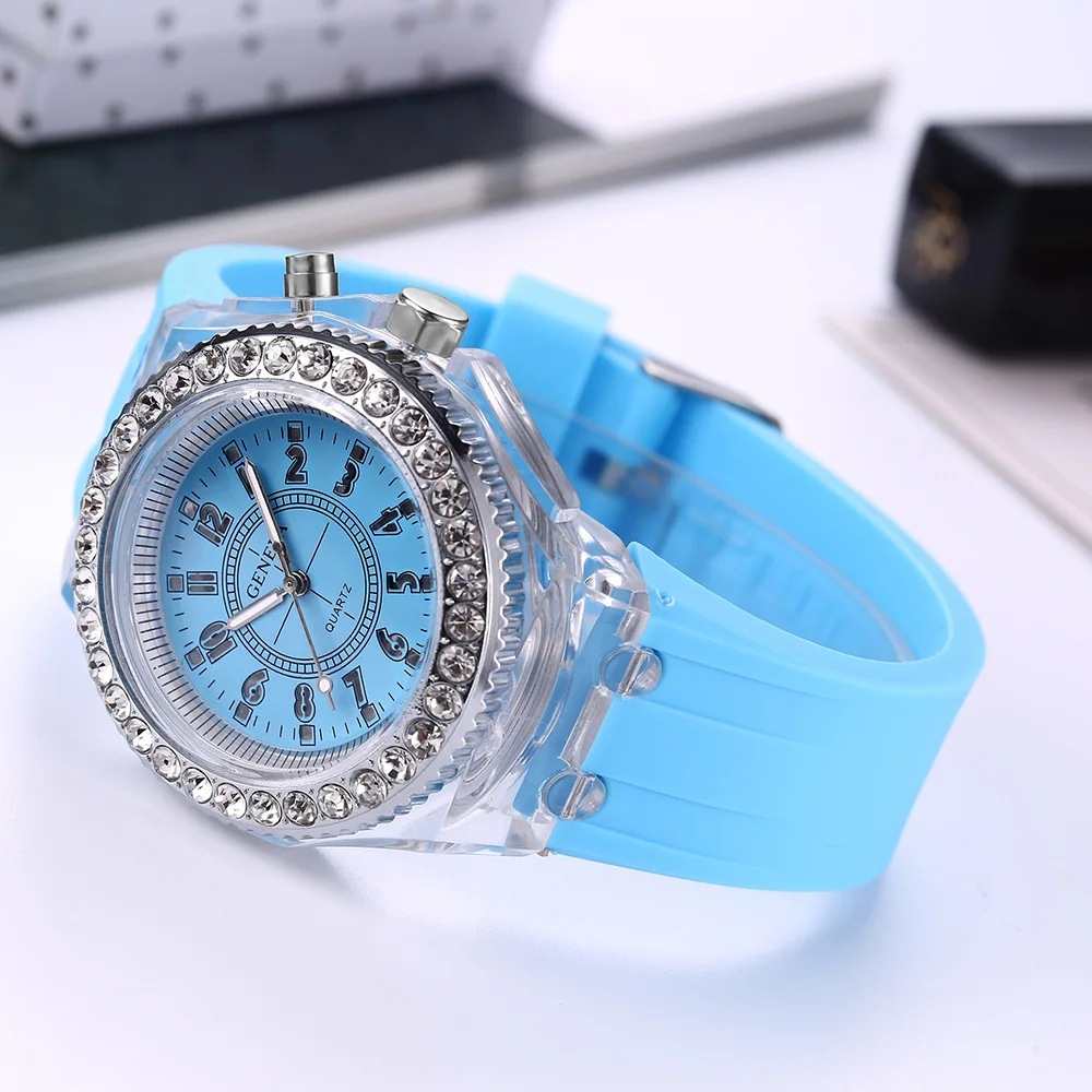 customized design monocromatic color octagon case plastic wrist watch