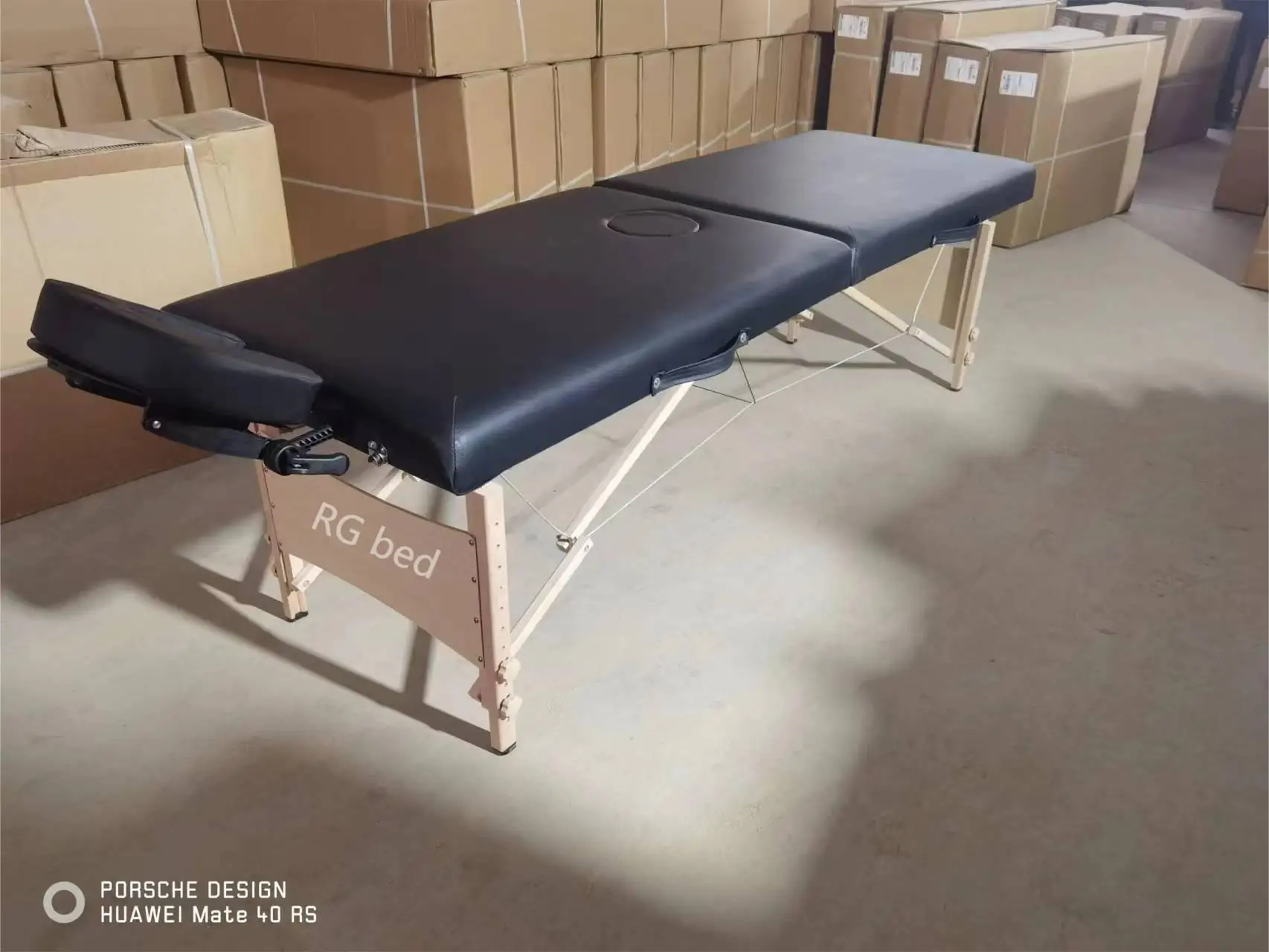 Small Hole in Massage Table With Hole In Middle For Male Massage