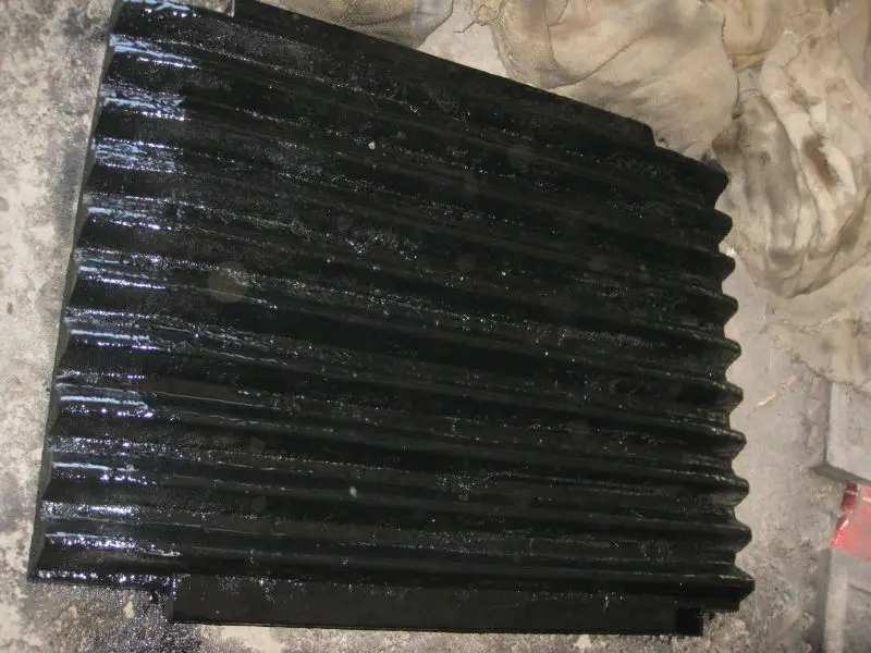 Fixed and Oscillating Jaw Plates for Jaw Crushers Steel Plates Jaw Crusher Wear Parts