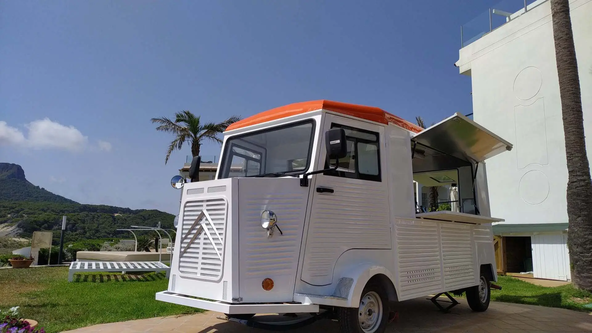 Factory Food Mobile Truck for Ice Cream and Snack Foods with Core Motor Component for Restaurant Applications