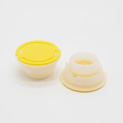Wholesale 32mm food grade plastic screw spout cap olive oil plastic pourer metal tin oil caps