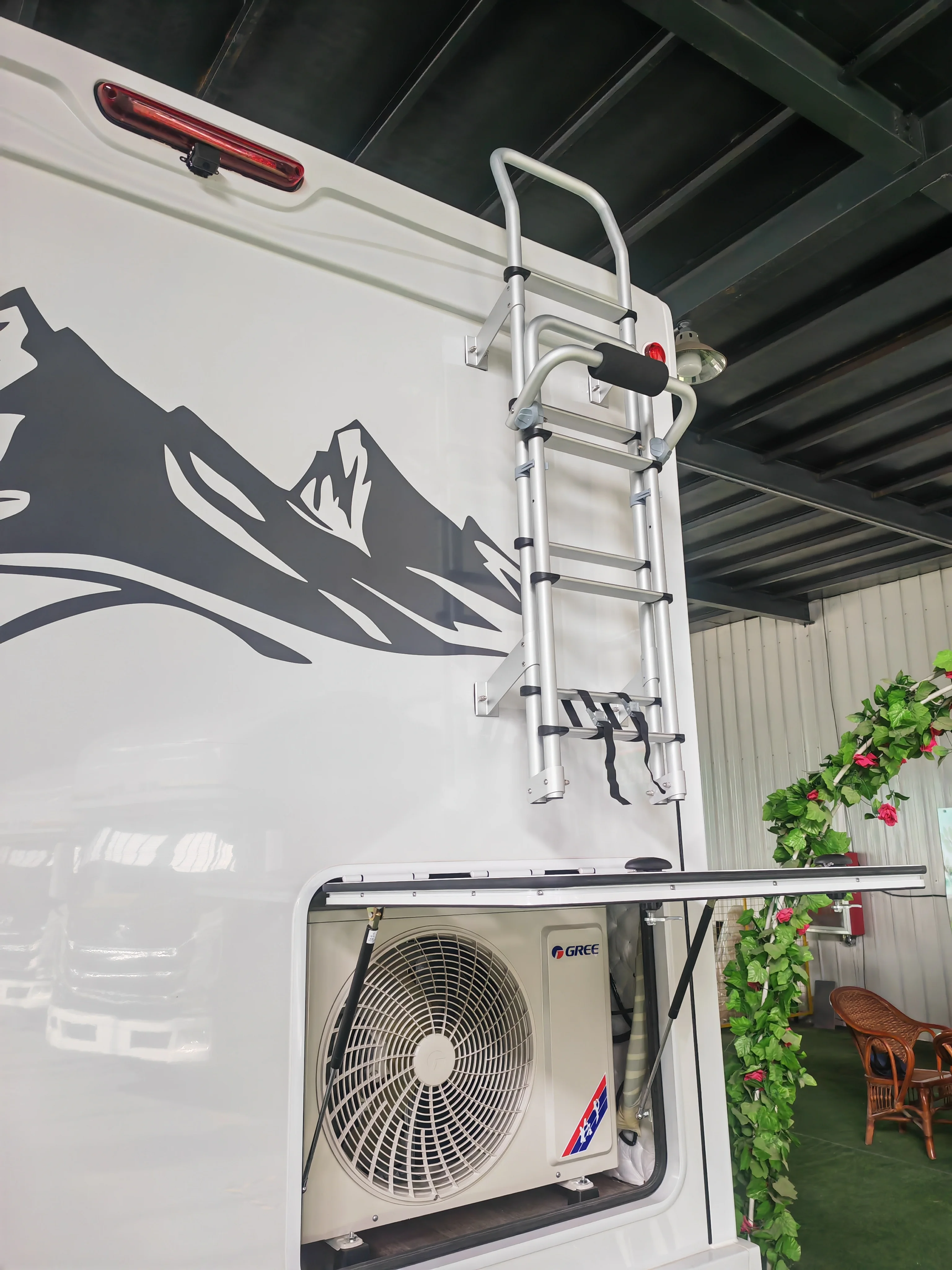 Motorhome Exterior Parts Back-Folding RV Accessory Door Ladder Part Accessories for Caravans and Trailers