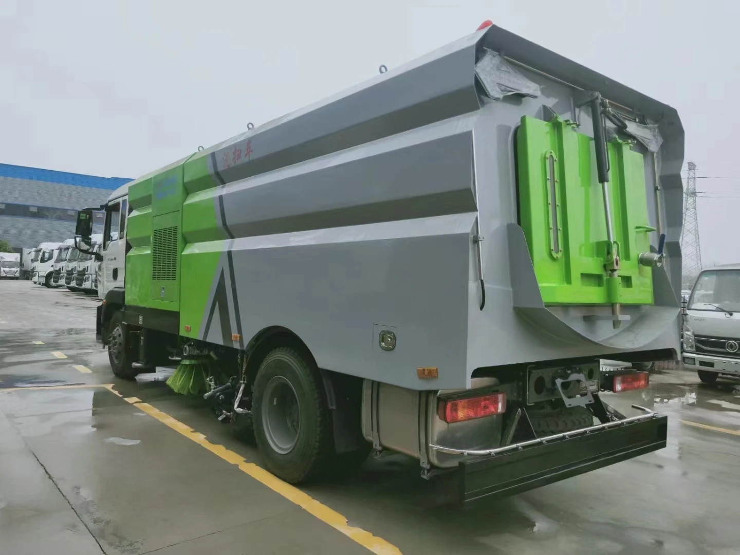 Китай тяжелый автомобиль HOWO 6 колес для стоянки подметально-уборочная машина