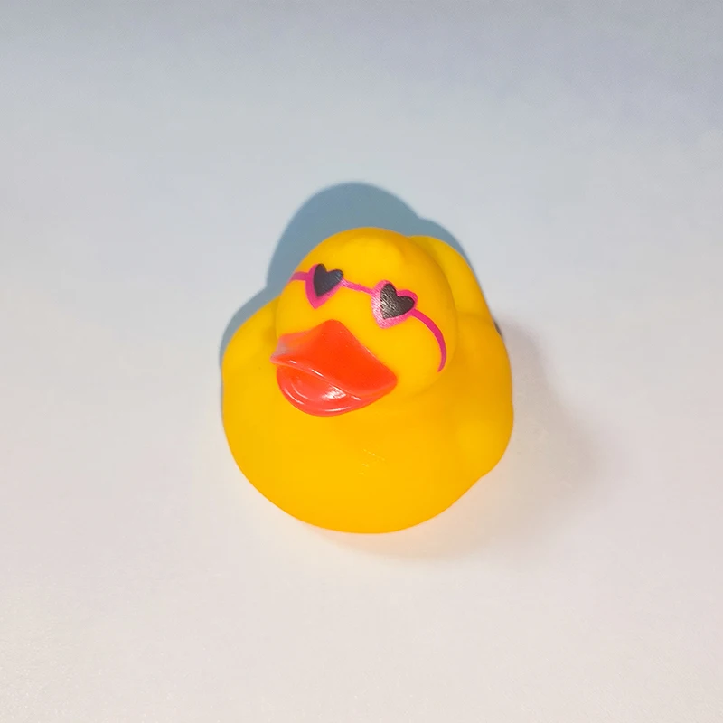 Wholesale Eco-friendly Vinyl yellow Children Bath Toys rubber Little duck with sunglasses