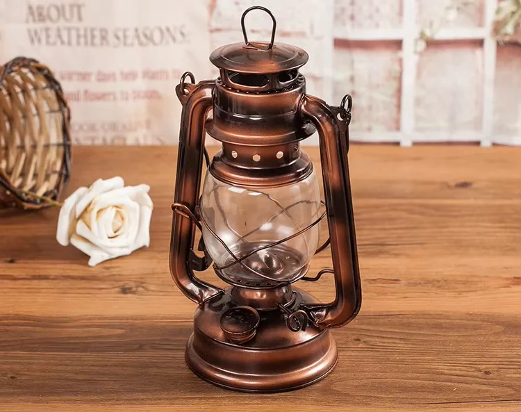 Classic top selling Retro Kerosene Lamp Portable Outdoor Camping Lamp Metal Camping Lamp Glass Lantern Creative Home Decoration