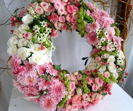 
Handmade Artificial Jasmine and red rose Flower Door Valence Door hanging Wedding Decor Indian Handmade Flower Toran Wreaths 