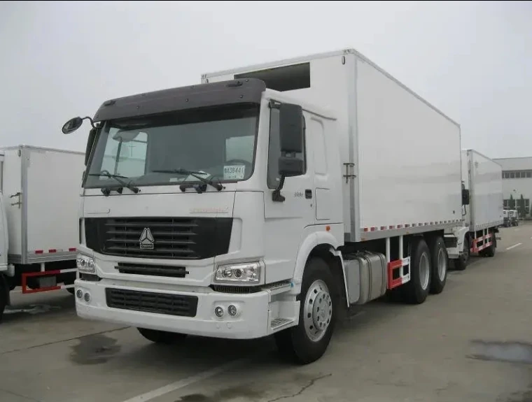 Used Sinotruck Howo 8X4  Van Cargo Truck Used Box Van Container Cargo Truck For Sale