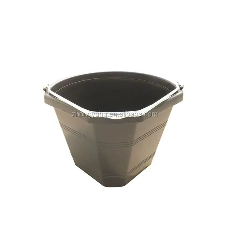 Heavy Duty 5-Gallon Livestock Corner Bucket with Metal Haddle for Horse Feeding Animal Feeders Product