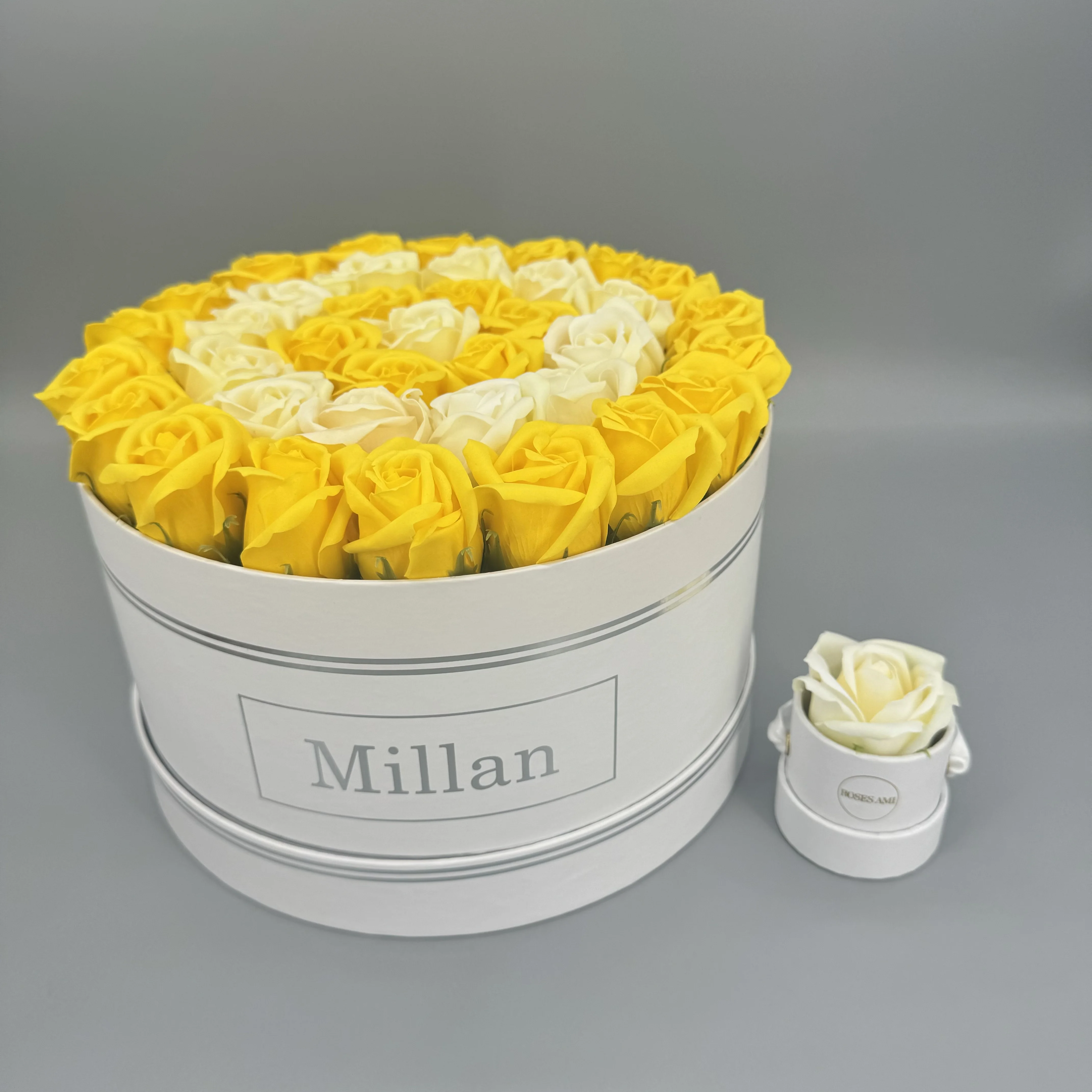 Professional Modern Luxury Flower Gift Box Custom Made from Velvet Paper Romantically Colorful for Industry Cardboard Packaging