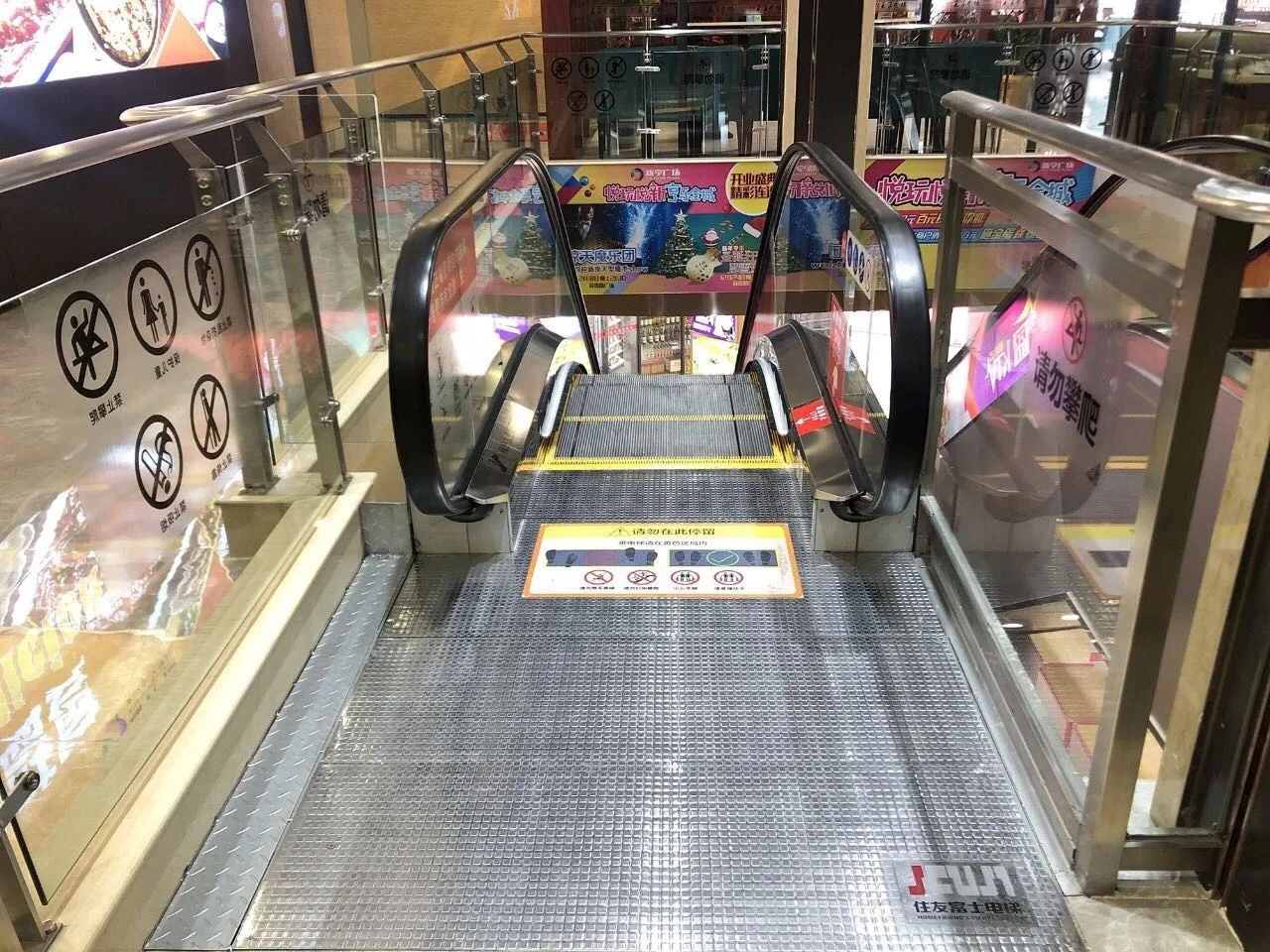 Guangdong Fuji Elevator Escalator Supplier New design automatic escalator for shopping mall
