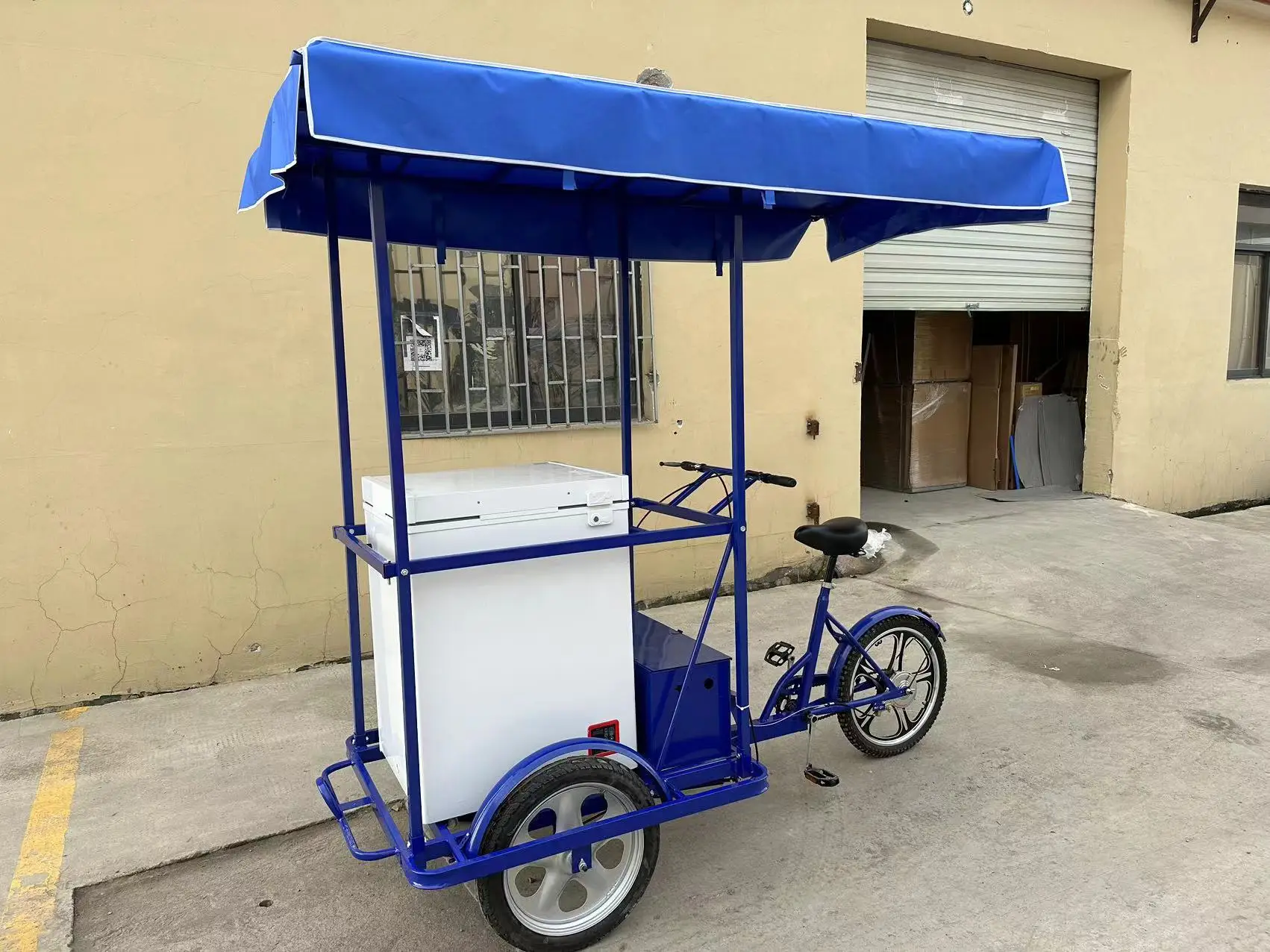 DC 12V24V 108 liters three wheels solar  ice cream bicycle  rickshaw  ice cream canopy cooling drinks  customized colour