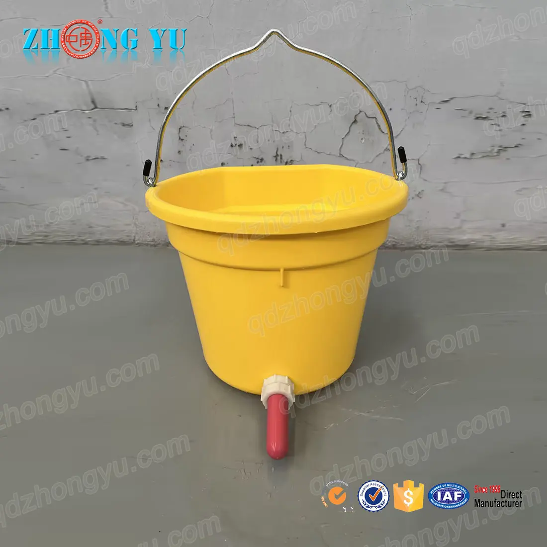Farm Plastic Nursery Feed Bucket Rubber Nipple Calves Lamb Calf Milk Feeder with Teat