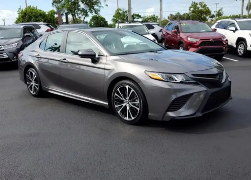 USED CAR  TOYOTA CAMRY FOR SALE AT A CHEAP PRICE