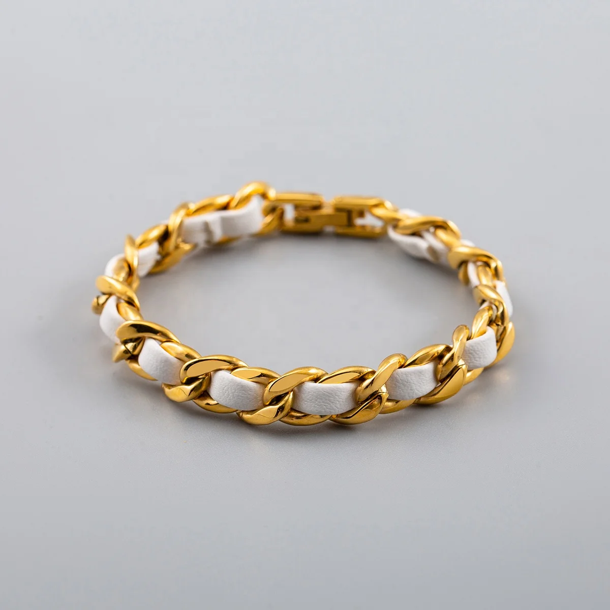 Charm Fashion Personality Titanium Steel Men Women Bangles Stainless Steel Gold Chain Wrapped White Leather Bracelets