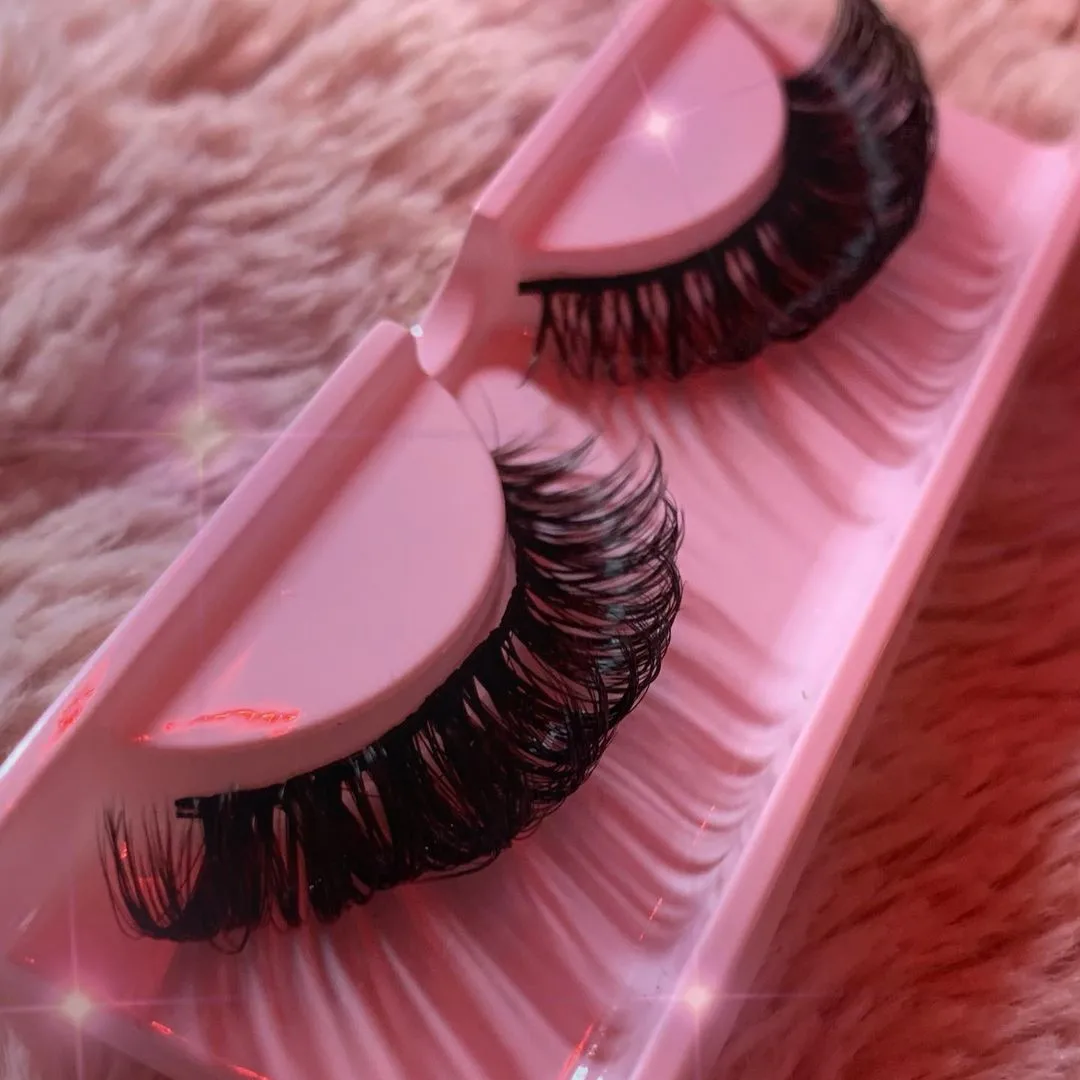Wholesale Russian Lashes D Curl Short Natural Russian Strip Eyelashes 100% Vegan False Russian Strip Eyelashes Fluffy D Curl