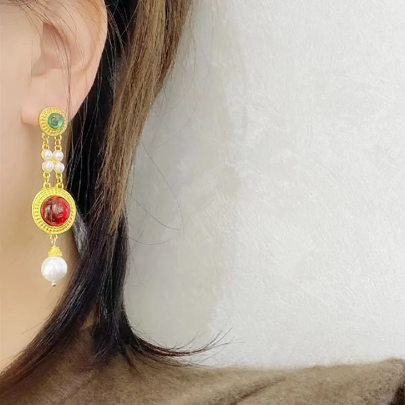 Wholesale Fashion Jewelry Medieval earrings female pearl tassels vintage earrings long court geometric resin vintage earrings