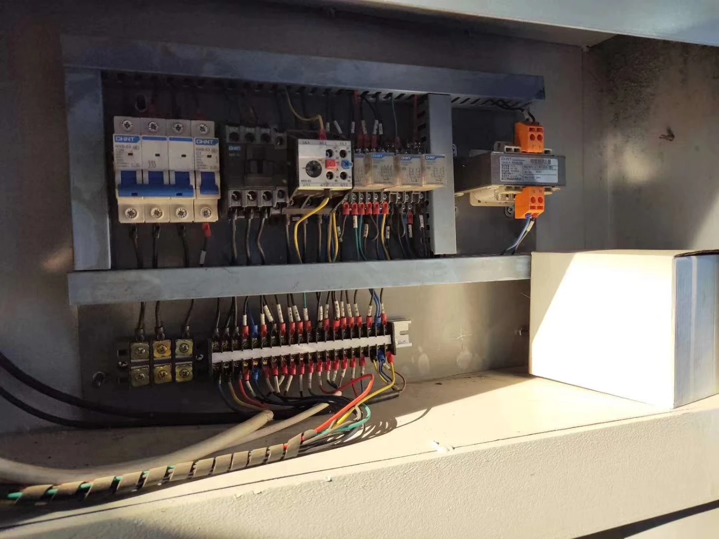 CHINA HYSEN Door Press Machine Hydraulic Cold 50T Wood Cold Press Machine Hydraulic Press For Wooden Door