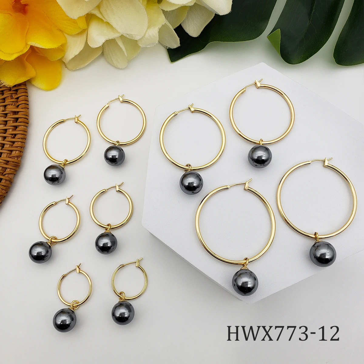 Fashion Simple Black Pearl Hoop Earrings in 14K Gold Plated Minimalist Huggie Dangler Aretes for Women