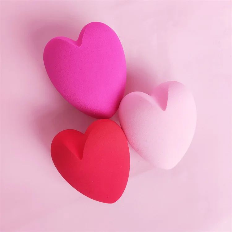High Quality Private Label Super Soft Mini Heart Makeup Sponge Foundation Cosmetic Facial Sponge Blender for Makeup Application