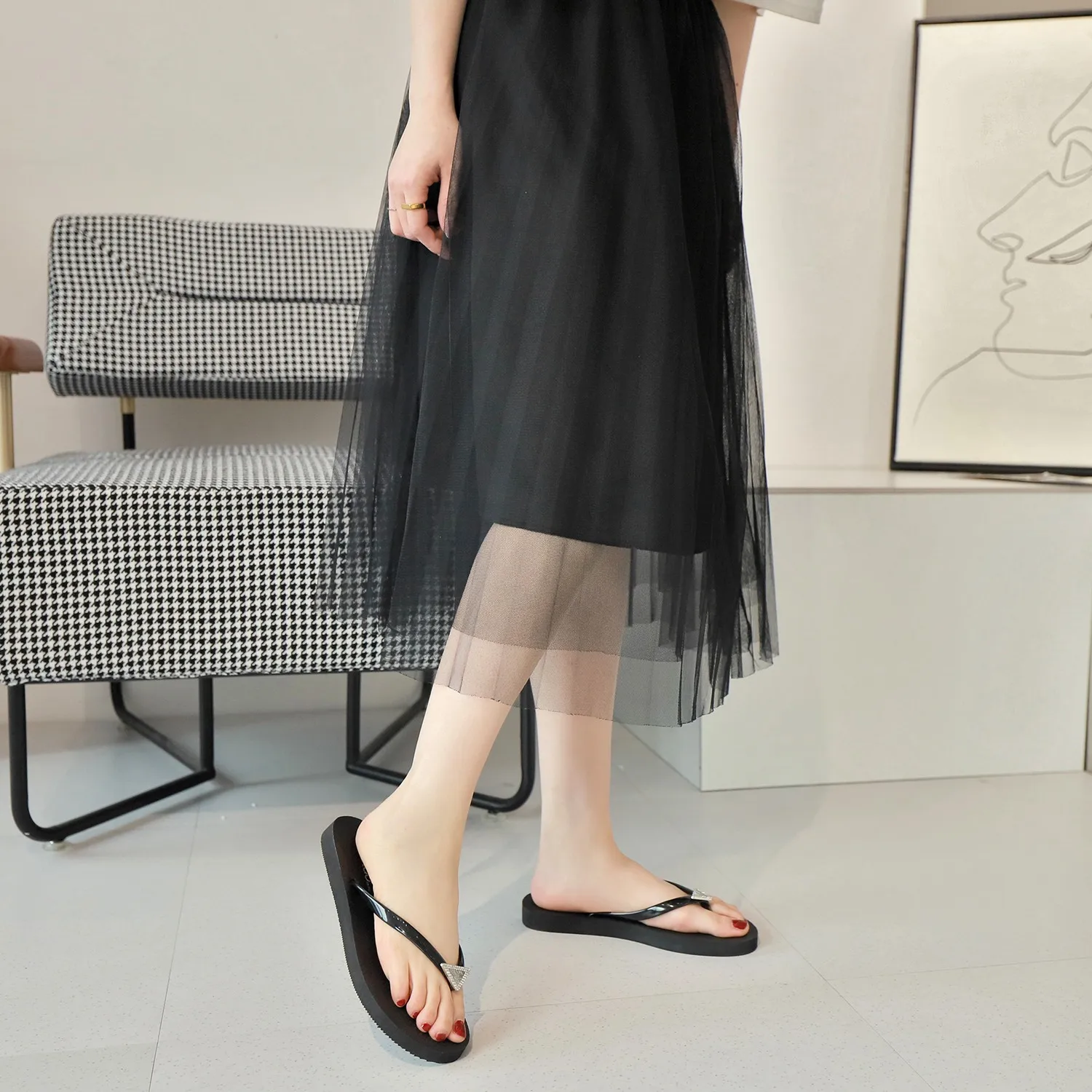 Factory Supply Ladies Flip Flops Women Shoes Fashion Customized Non-Slip Beach Flat Slippers