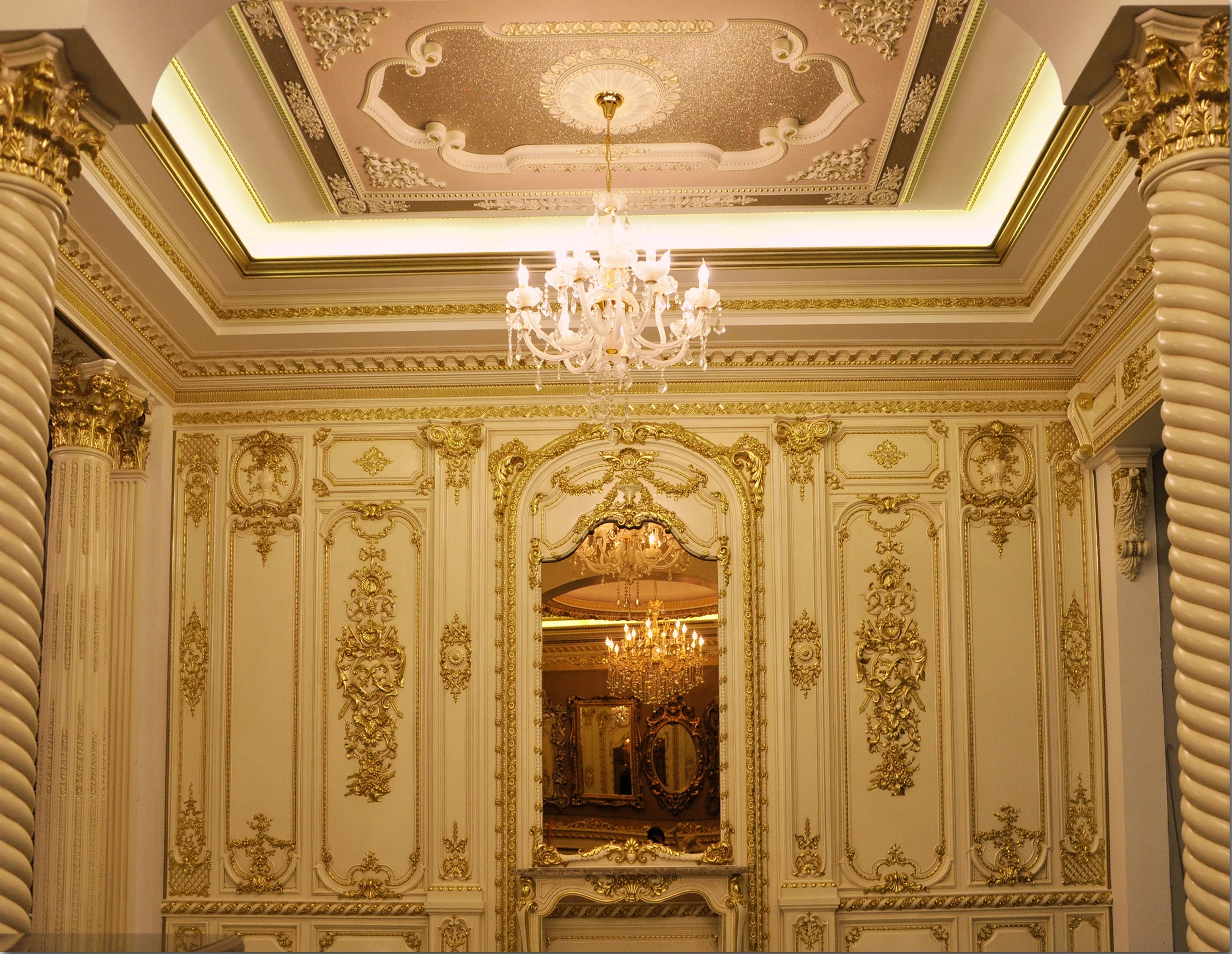 Banruo Fashion Artistic Style Decorative 3D PU Plastic Wall Board Mold Panel For Home Interior Decoration