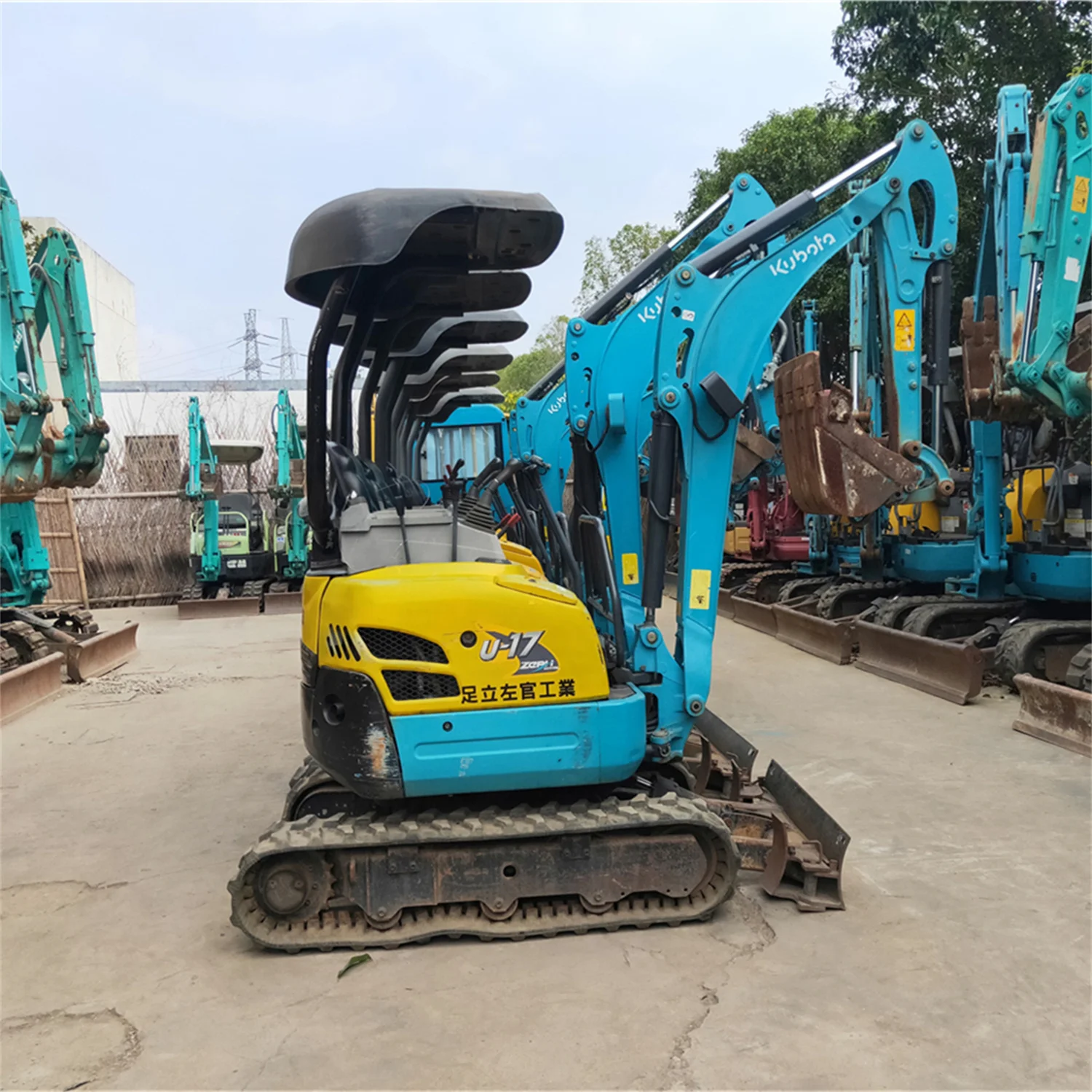 Used Kubota U17 Mini Crawler Canopy Excavator Hydraulic Construction Machinery Disclosed Cab Small Track Excavator Bager Digger