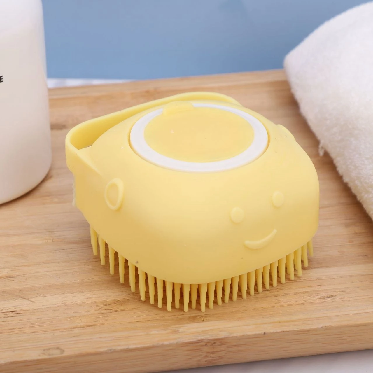 Pet Bath Brushes Massage Shampoo Dispenser Dog Grooming Silicone Shower Brush Portable Dog Shower Massage Brush
