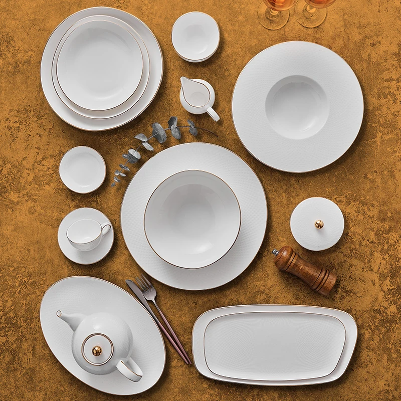 Unbreakable Royal Ware Luxury Dinnerware Set Elegant Golden Rim Design Bone China White Porcleain Dinner Set for Wedding Banquet