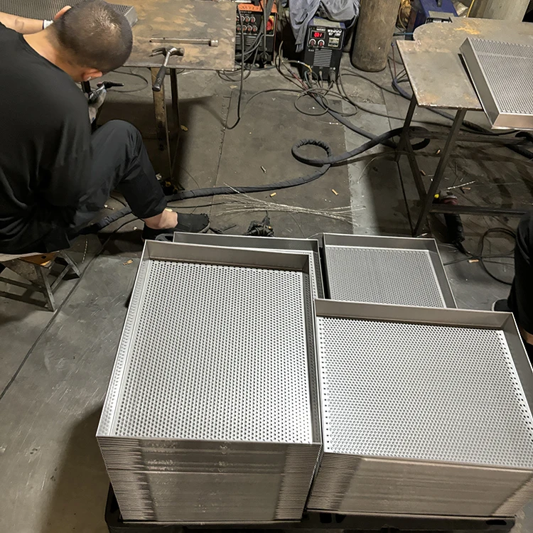 Customized High-Temperature Resistance Stainless Steel Perforated Tray Sheet Food-Grade Oven Pan for Bakery Baking Dishes & Pans