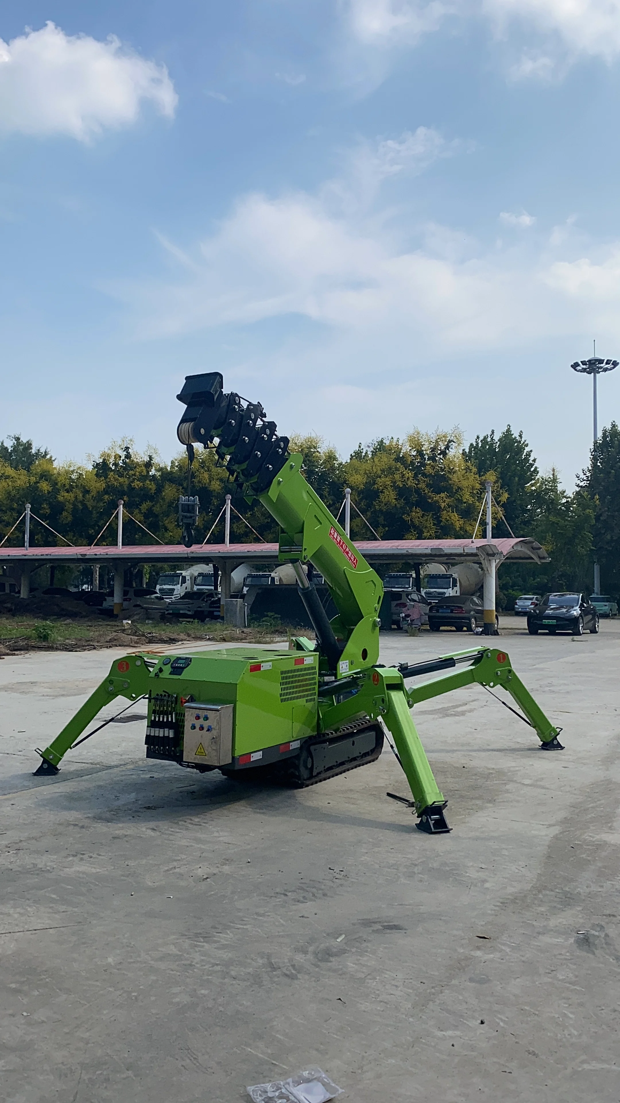 China 3 ton mini spider crane factory construction spider crane 3 ton lifting equipment spider crane for sale