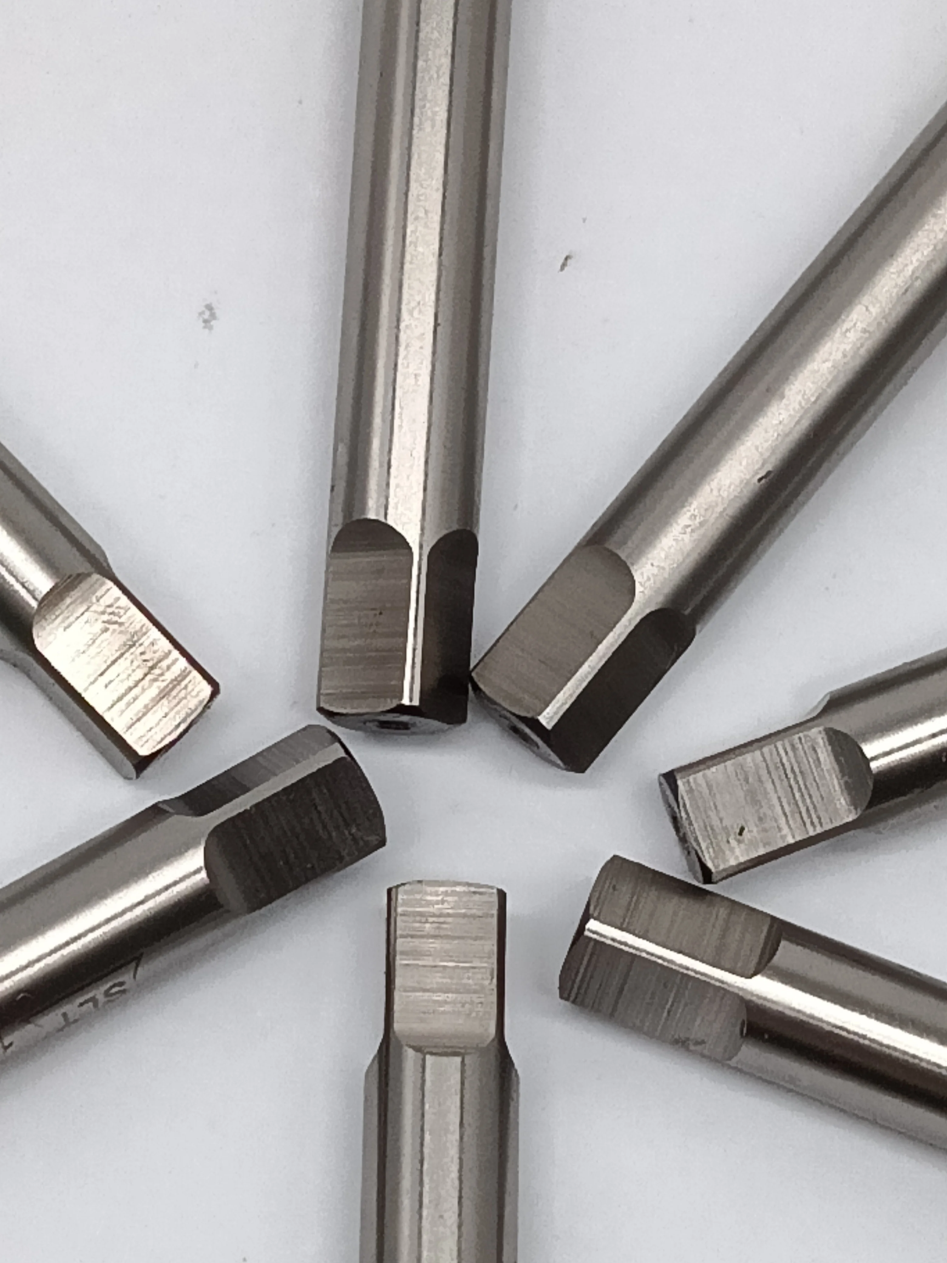 Competitive price good quality thread tools HSS straight thread screw taps