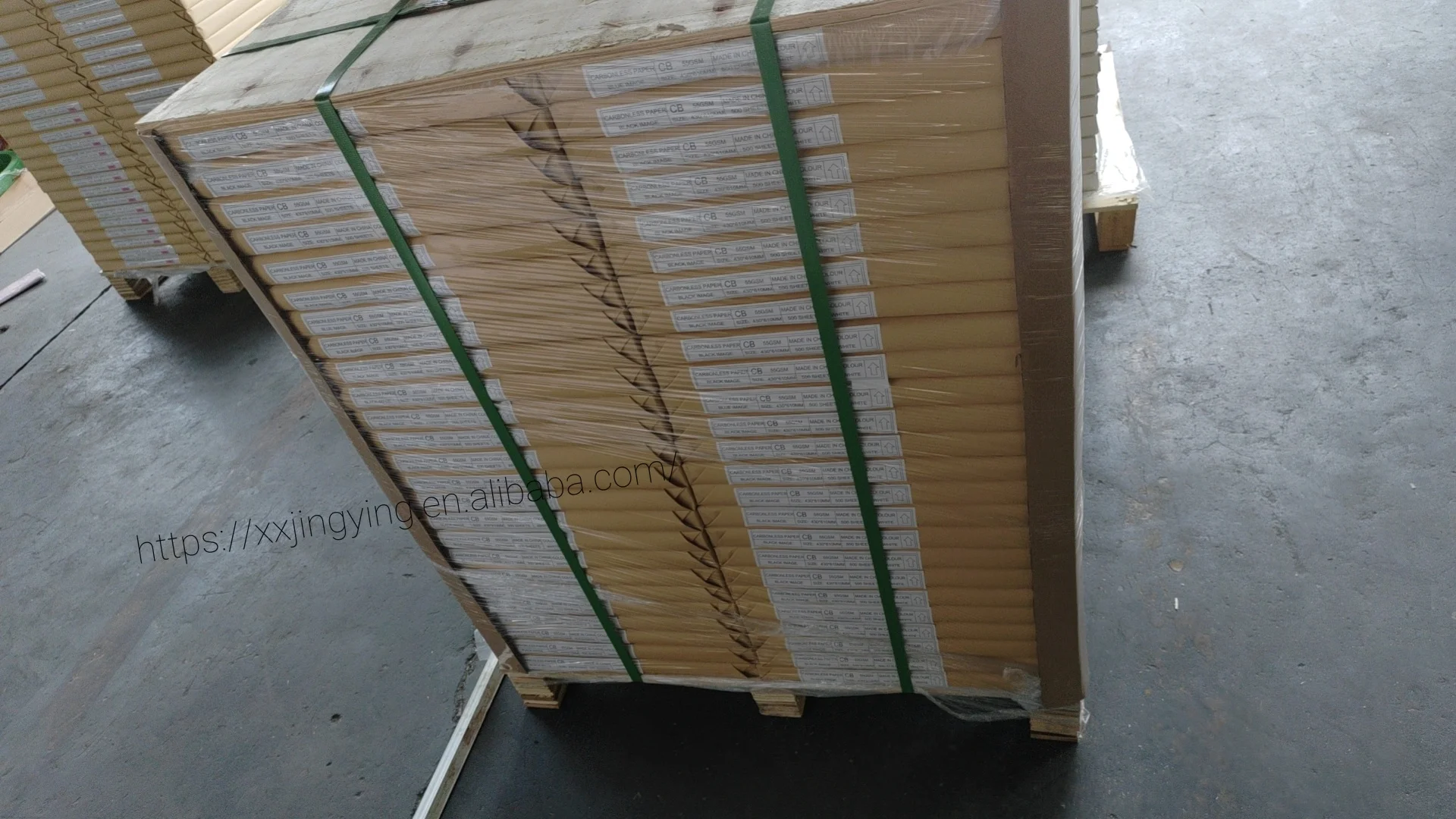 china supply best quality office copy paper black image 650x910mm 60g NCR carbonless paper 4 part ncr form