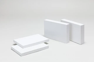 Оптовая продажа, утонченный белый вермикулит для высокотемпературной изоляции и огнеупорной изоляции, сетка 40-60