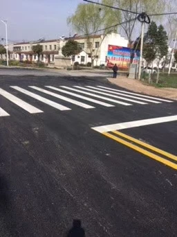 Factory Direct Offer Guangzhou TOP WAY TRAFFIC Hot melt road marking paint