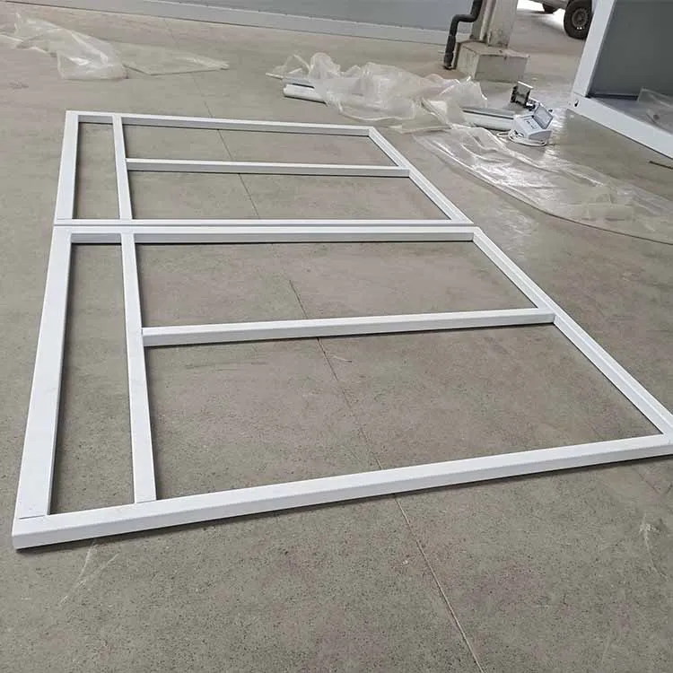 Low Price Prefab House Glass Wall Shipping Container House 20Ft Expandable Container Glass Wall House