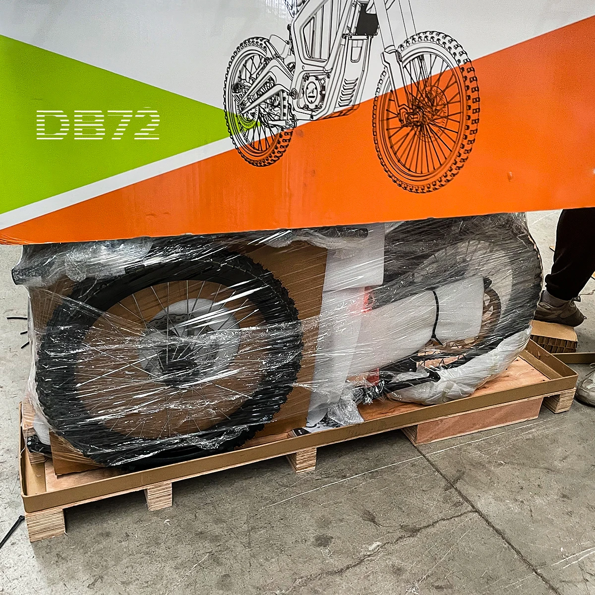 2024 EEC Electric Dirt Bike Light Dirt Bike 72v 9000w Mid-drive 40Ah Powerful Off Road Ebike Electric Motorcycle