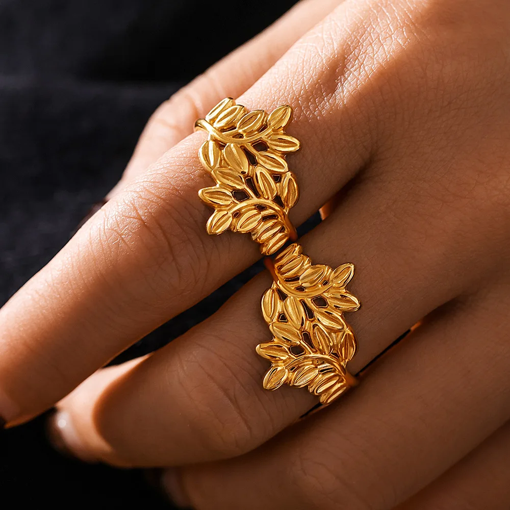 Open Design Vintage Women Stainless Steel Rings Jewelry Wholesale Hollow Leaf 18K Gold Plated Adjustable Ring
